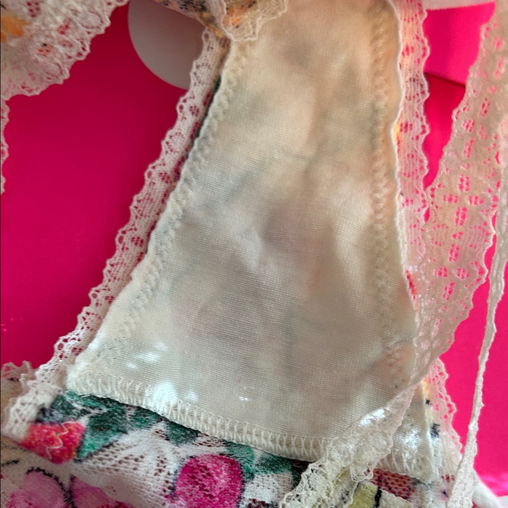 PINK Victoria's Secret Floral Lace Lingerie Set - Picture 7 of 7